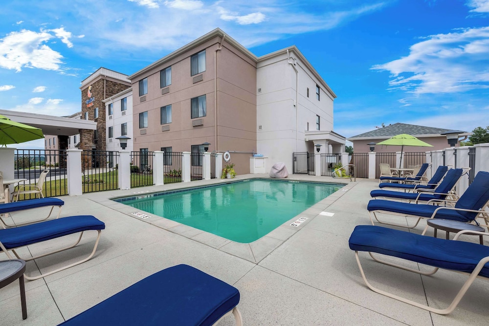 Cullman Vacations - Comfort Suites Cullman I-65 Exit 310 - Property Image 13