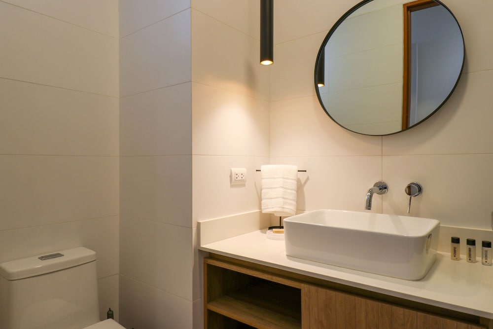 Elegant 3BR Duplex With Balcony in Miraflores