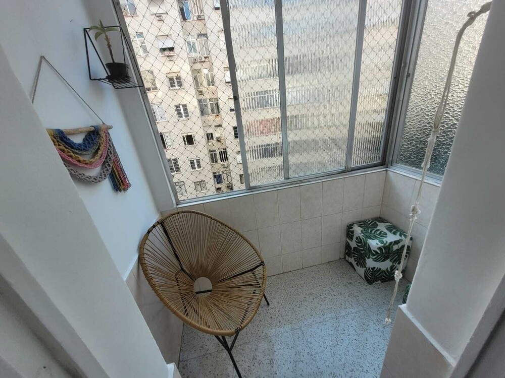 SuhcasaCopacabana 01 Cozy Balcony