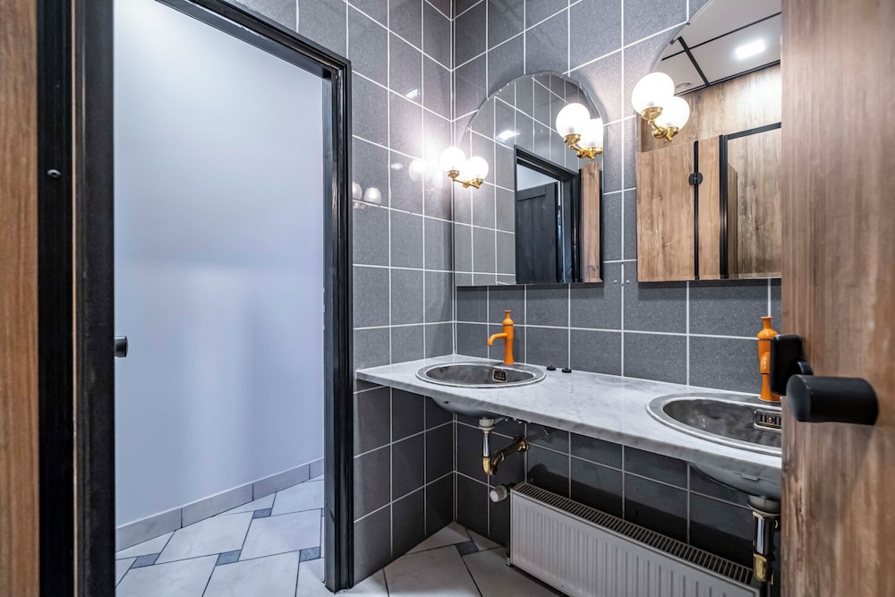 VOLA Hostel