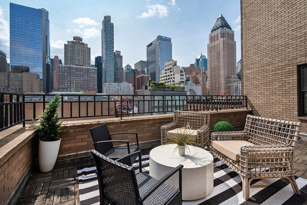 809 Midtown Apartments