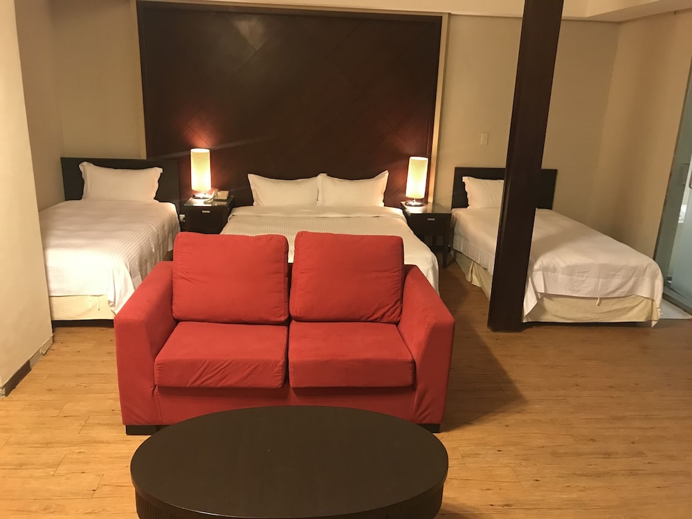 Gin Lon Lake motel