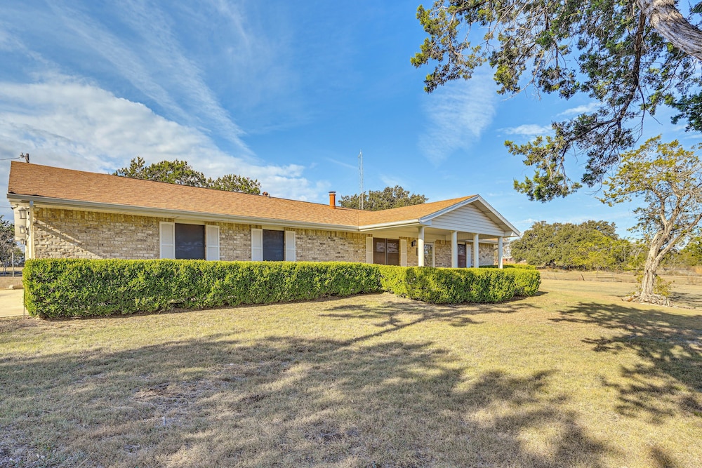 3-acre Retreat: 6 Mi to Stillhouse Hollow Lake