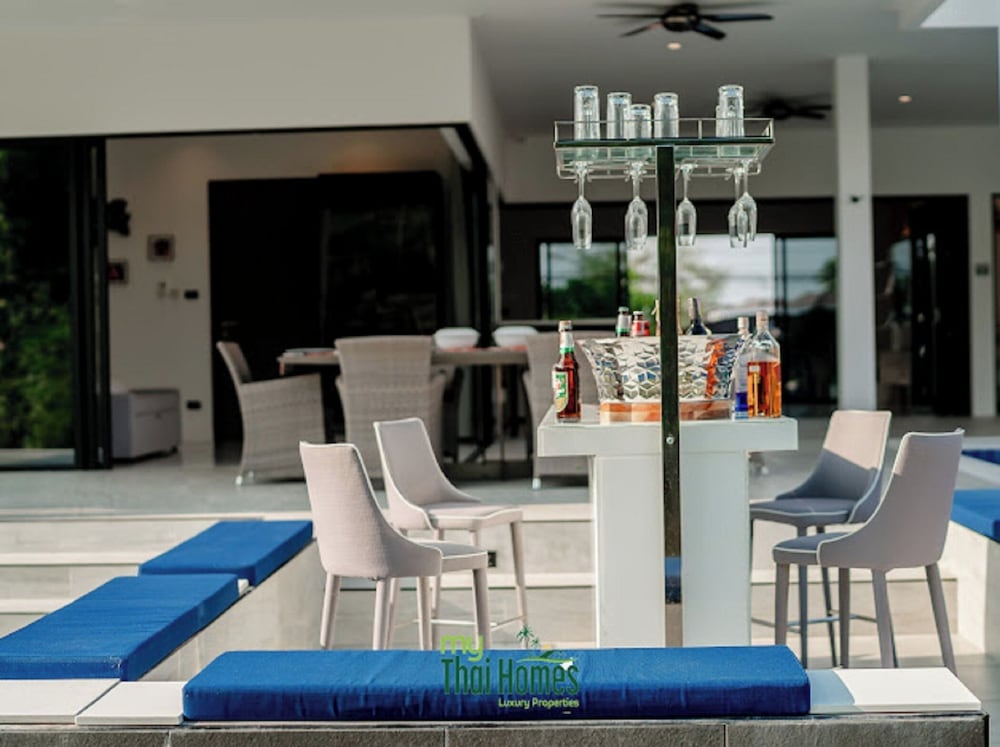 An Exceptional Luxury Villa Offering Amazing Lake View and Refined Living