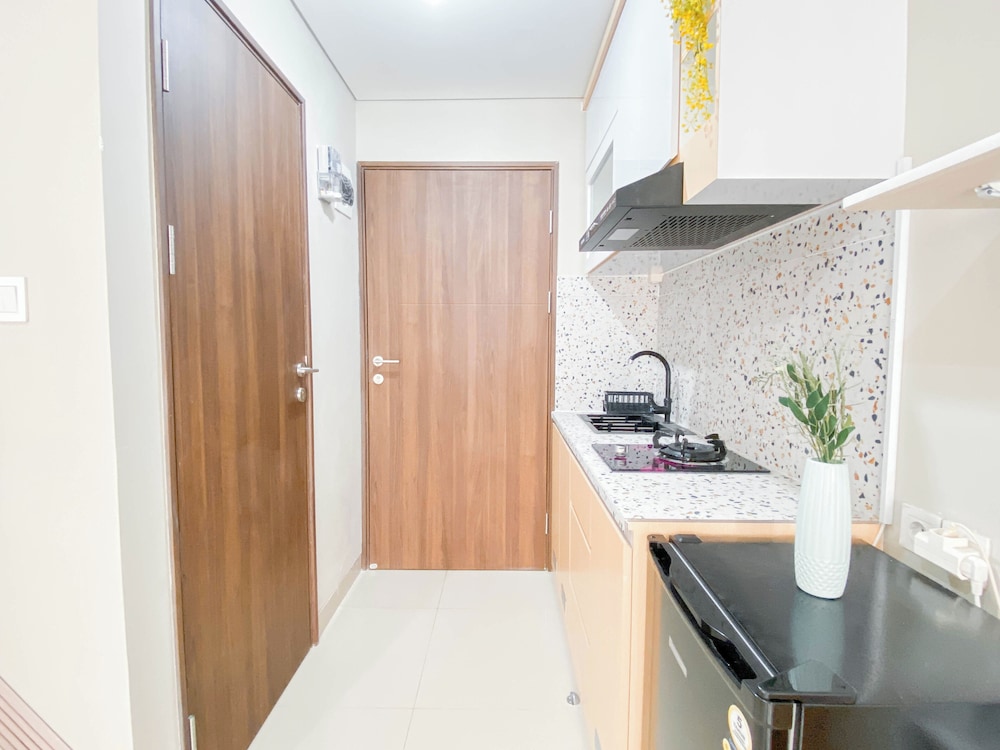 Nice Studio Room Apartment at LRT City Sentul - Royal Sentul Park