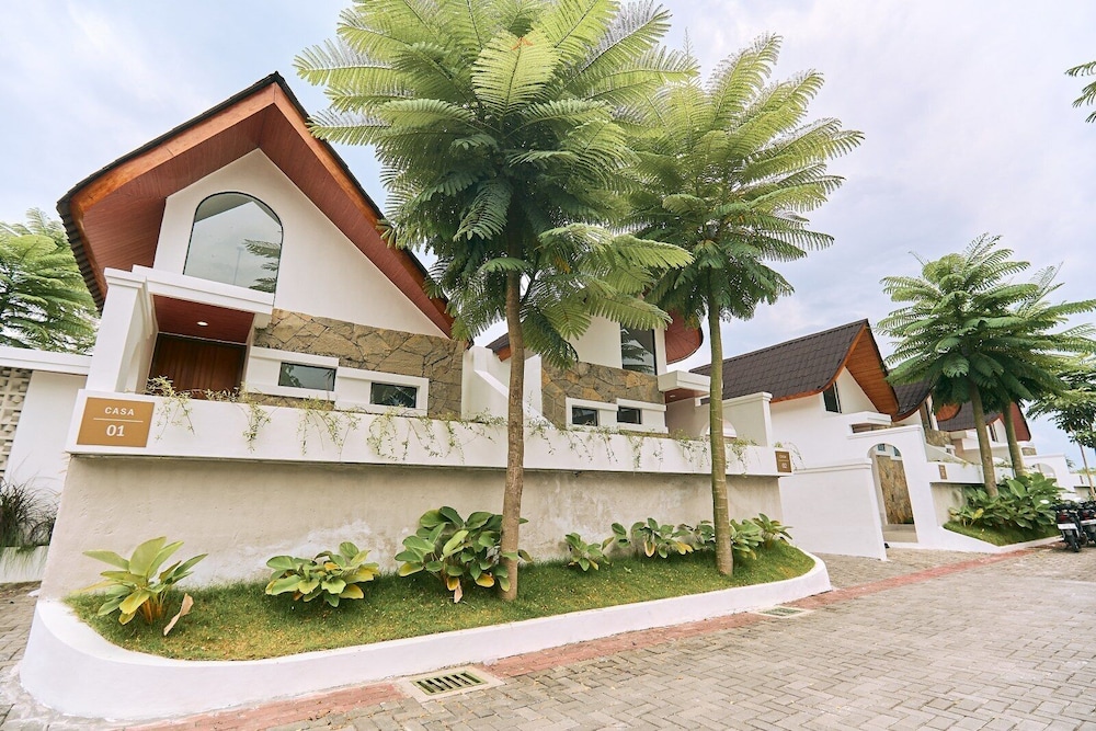 Casabadia Villas Pangandaran by Horison