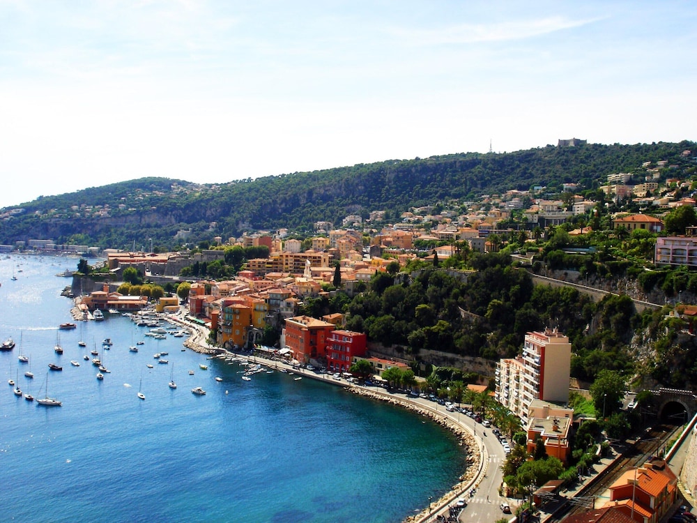 Apartment in Cote D'azur Near the Beach