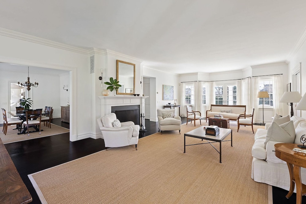 Oceanstone by Rove Estate w Pool Beach Access