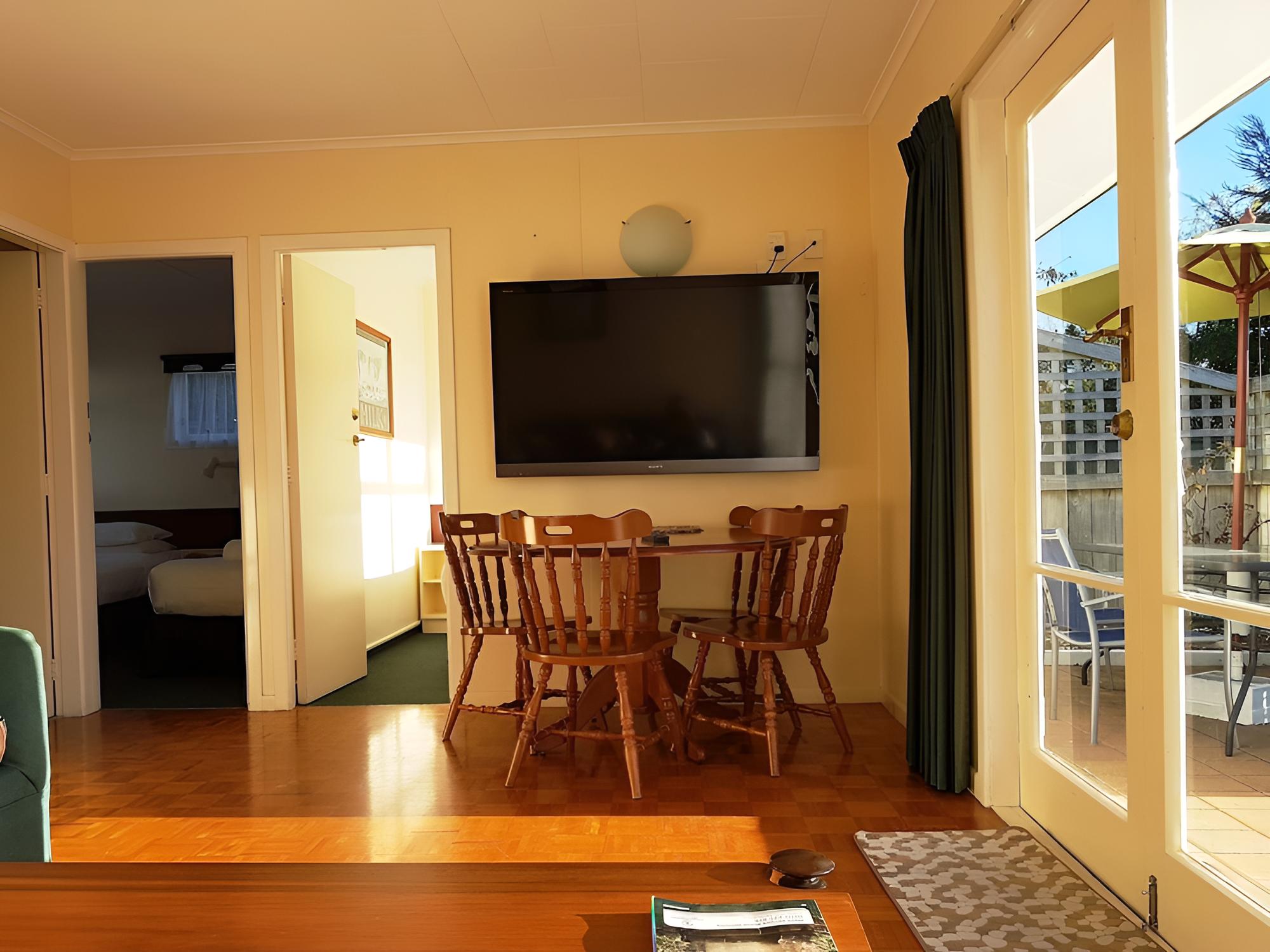 Rainbow Point Motel