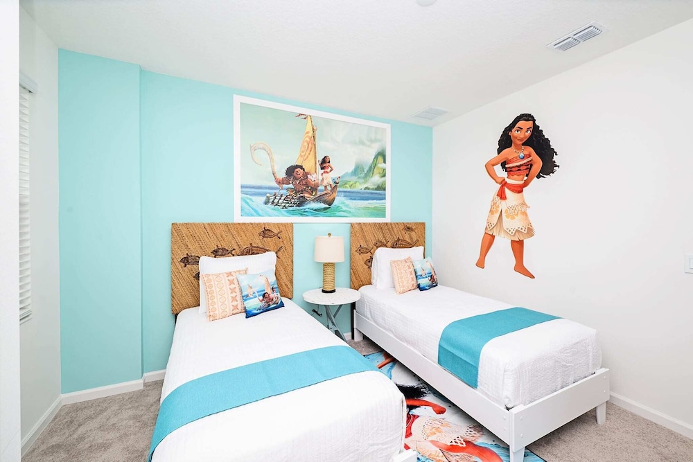 Upstay Luxury Resort Home w Pool & Patiosleeps 26
