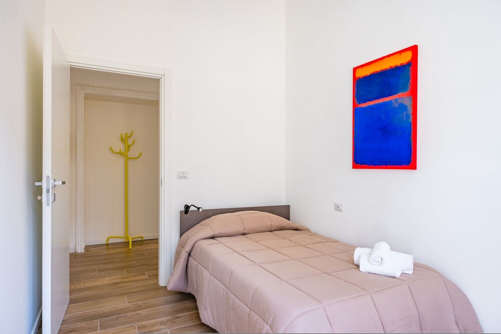 Sunny Panoramic Apartment by Napoliapartments