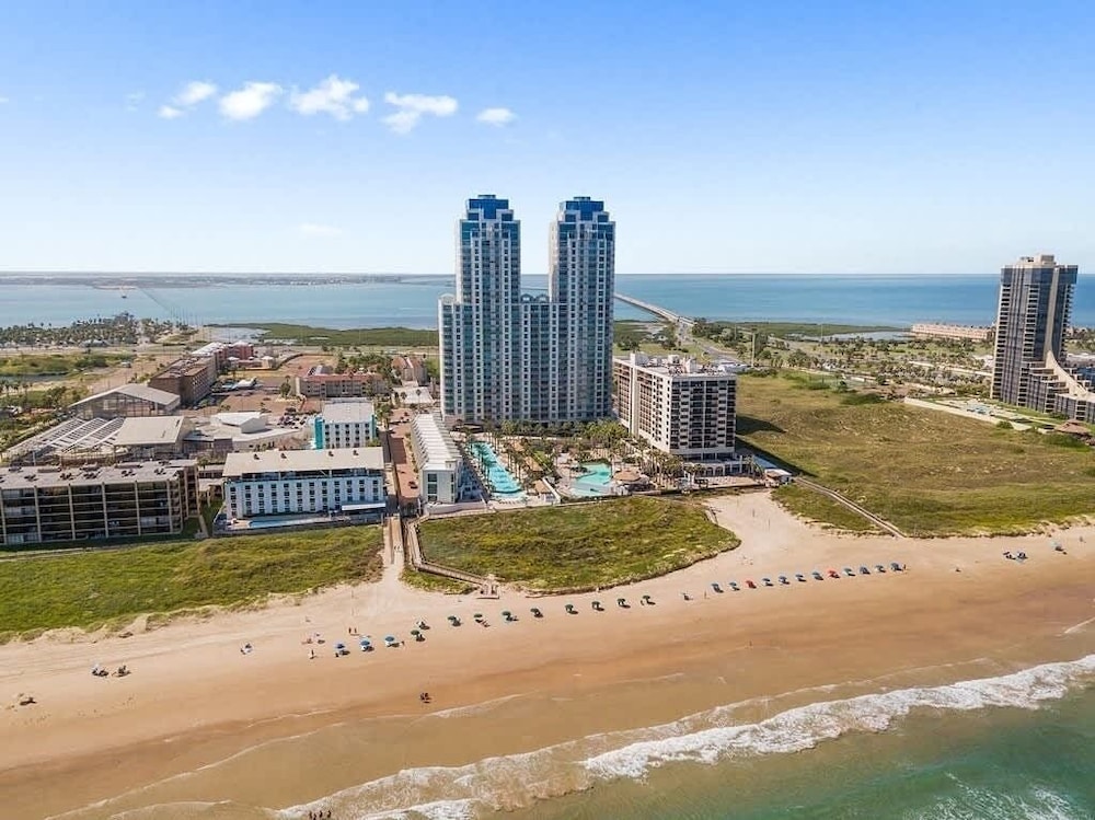 Sapphire Beach - Breathtaking 26th Floor Views 3 Bedroom Apts