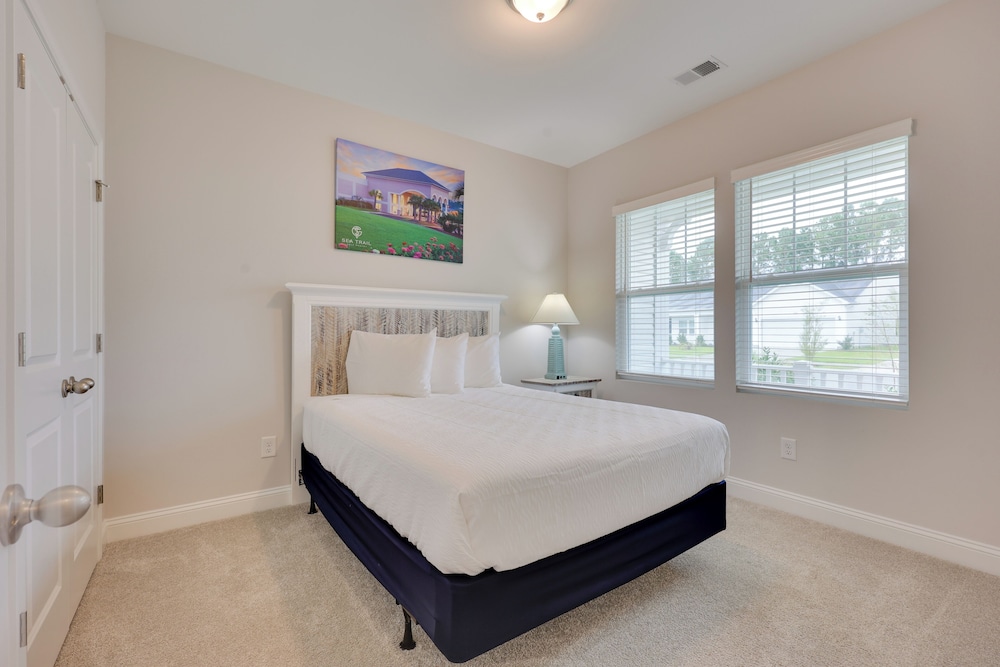 3 Mi to Golf & Waterway: Ocean Isle Beach Retreat!