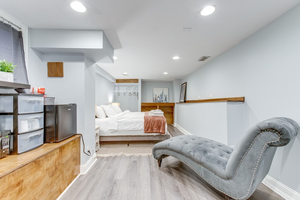 1 Mi to Coors Field: Cozy Denver Studio w/ Patio! view 4