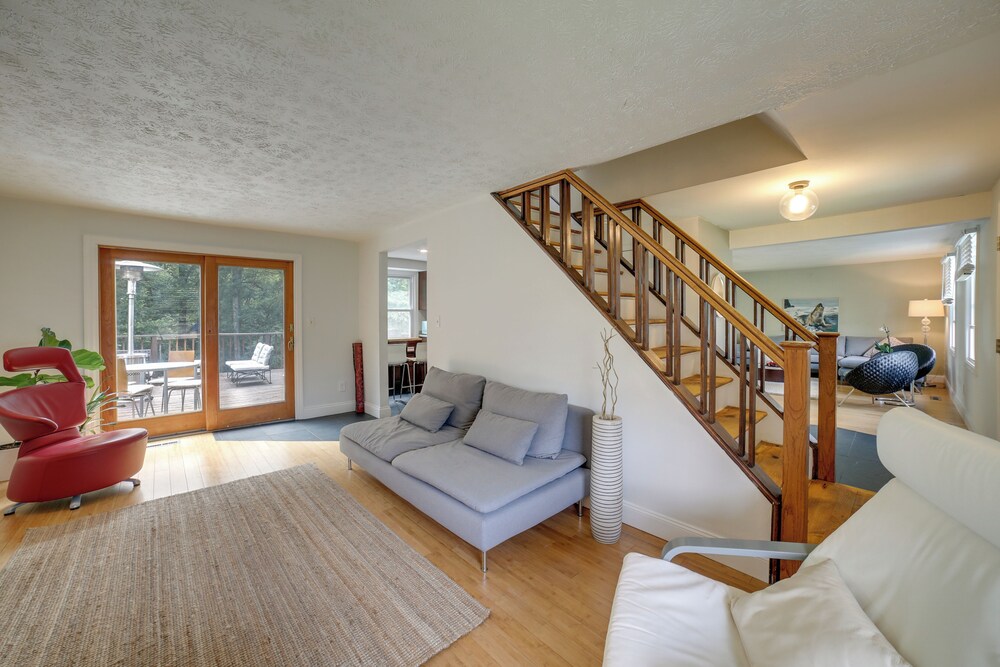 Charming Vacation Rental: 15 Mi to Pittsburgh - Property Image 33