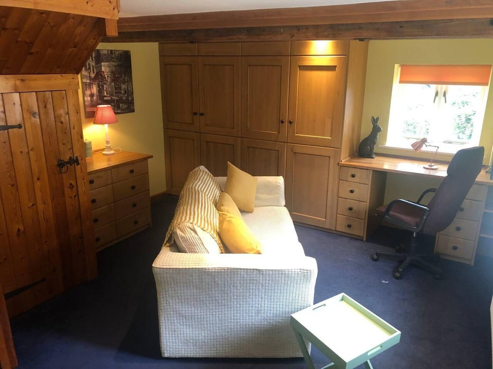 Sunshine Annex-double Bed,ensuite, Lounge, Kitchen view 2