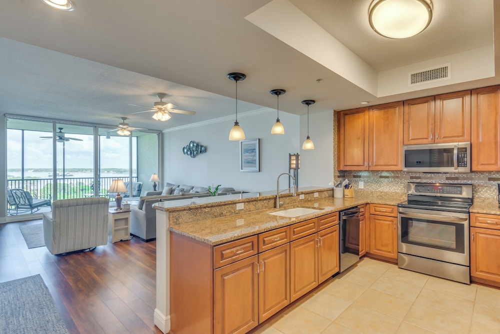 Sunset-view Resort Condo on Perdido Key