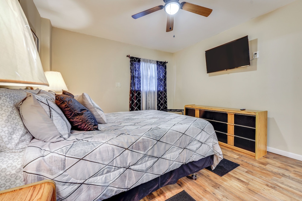 2 Mi to Dtwn: Home w/ Game Room in St Augustine!