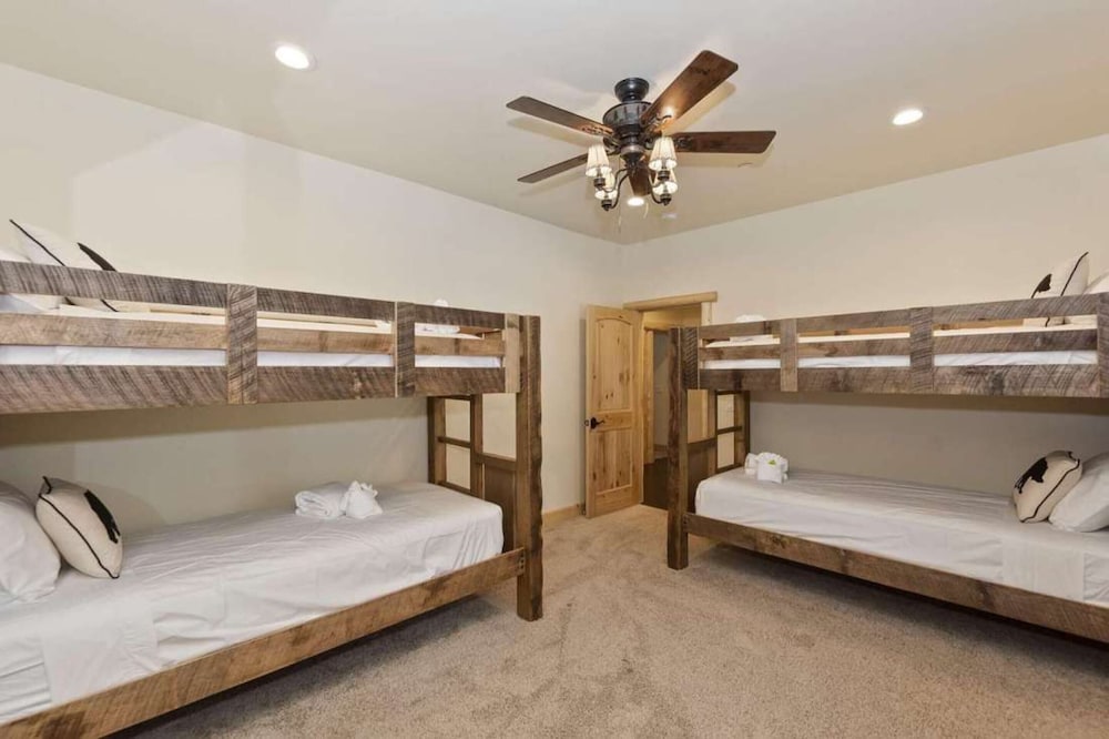 Paradise Pines by Avantstay Beautiful Big Bear Home Only 1 Mile To Snow Summit! view 2