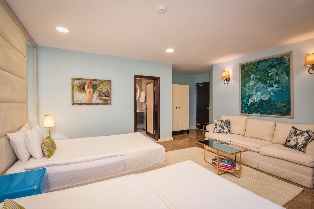 Layla Gocek - Yetişkinlere Özel - Image 11