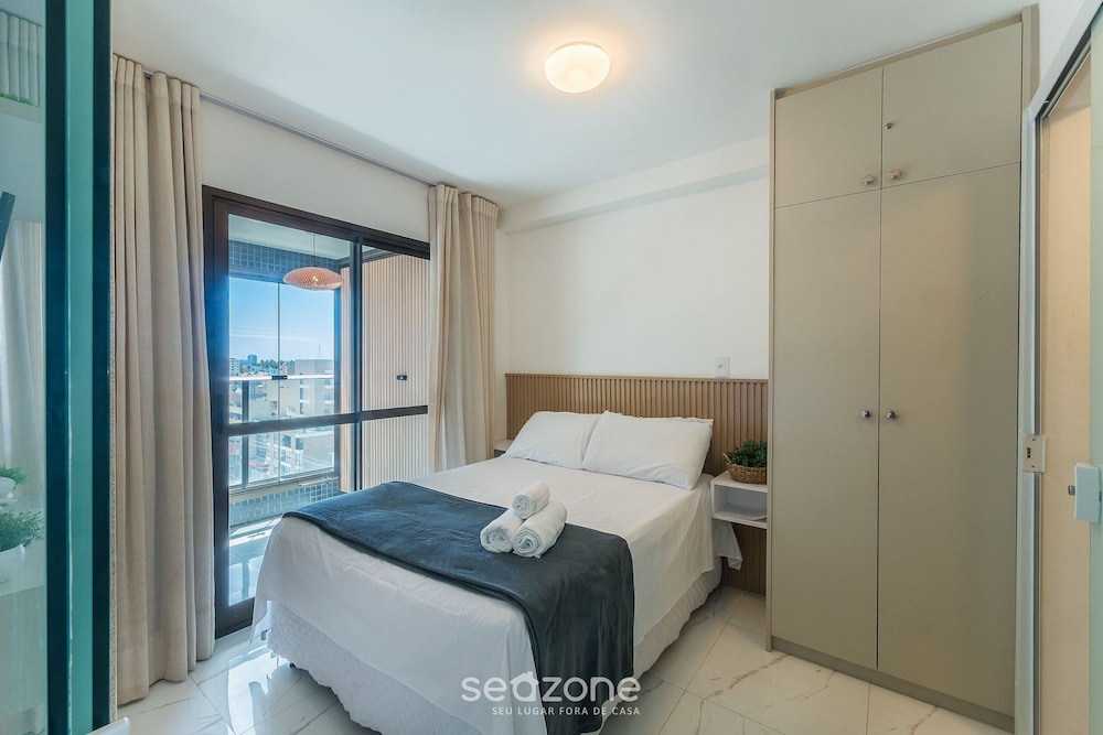 Apts 120 m From Barra Beach With Pool and gym in the Building - Esbs