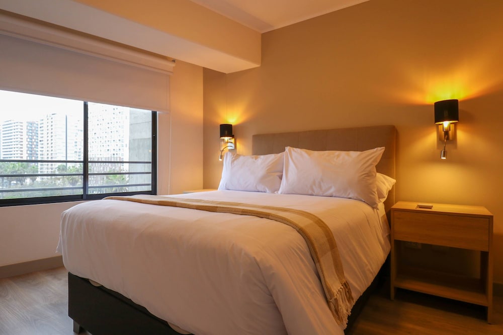 Radiant 1BR With Fantastic View in Barranco