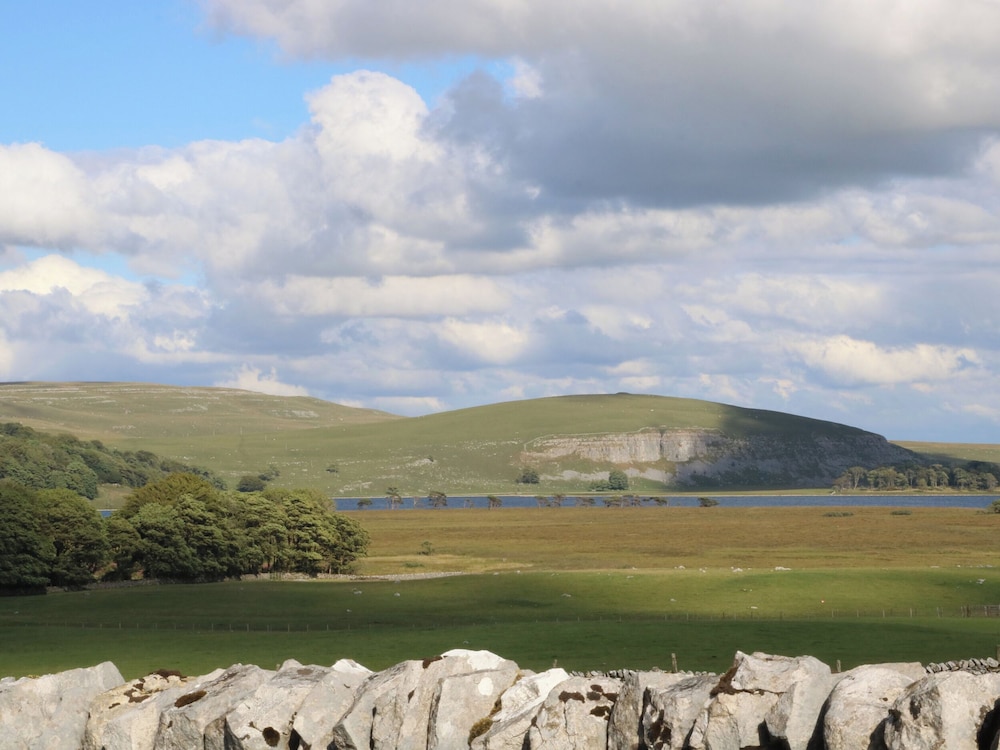 3 Peaks Penyghent Lodge