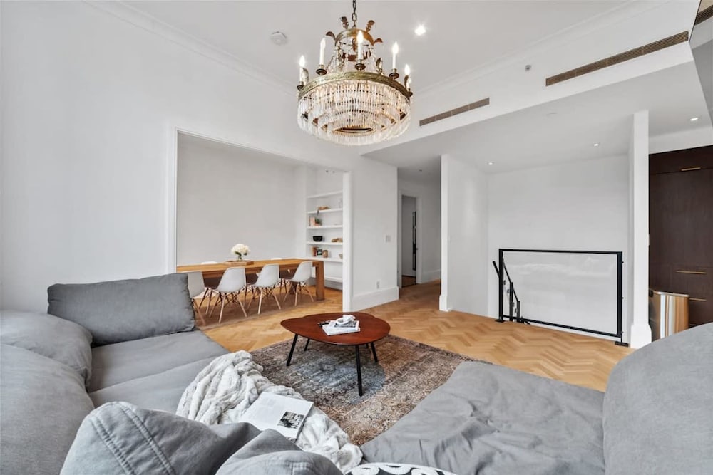 Clinton by Rovetravel 3BR Duplex w Backyard