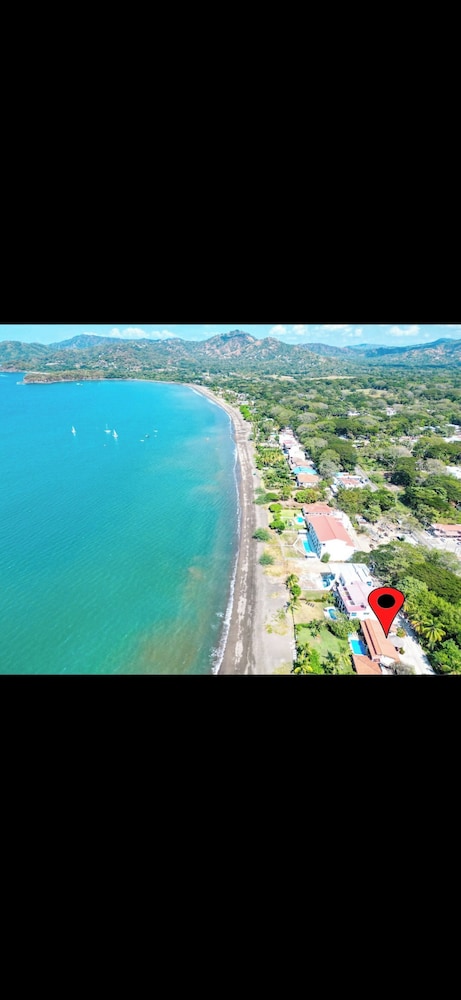 Beachfront2 bed 2 Bathportreroflamigo-marina