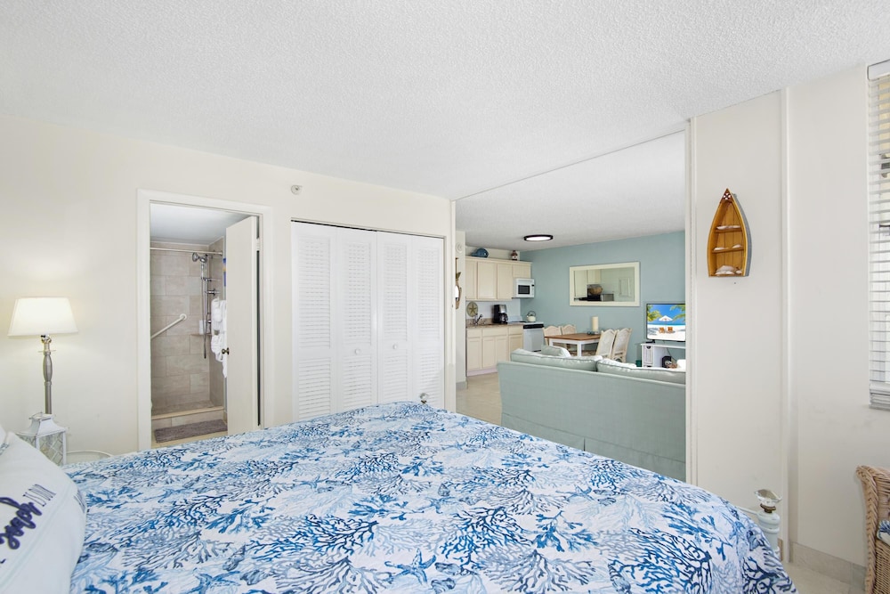 Estero Beach & Tennis 402 A