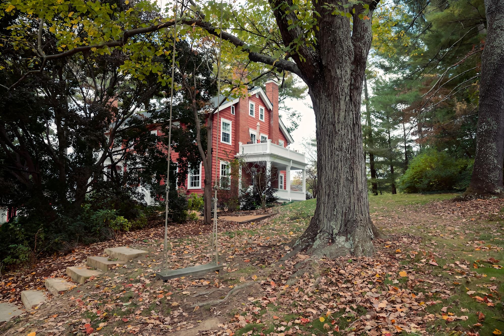 The Applewood Manor