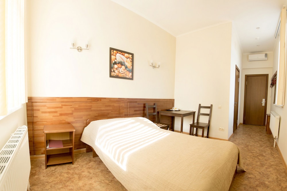 Tranzit Hotel