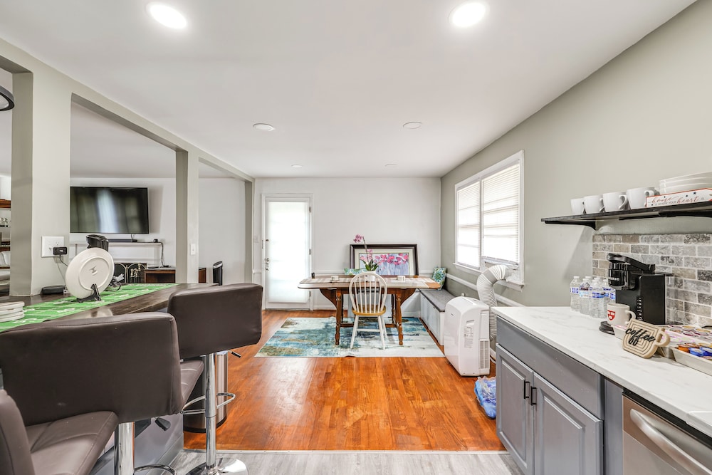 Fireplaces, Fire Pit & Family Fun: Alexandria Home