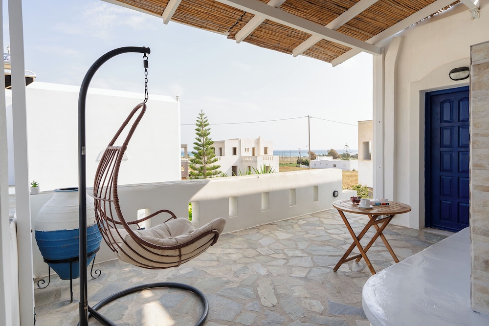 Diamantis studios apartments