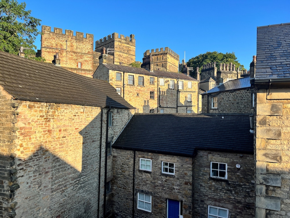 5 Castle Hill