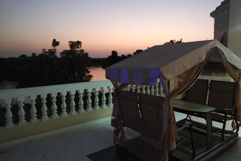 Emirates Hills Lake View Villa