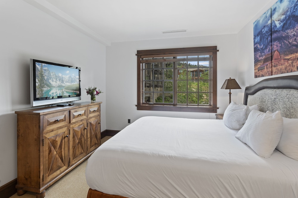 Arrowleaf Lodge at Deer Valley Resort - Two Bedroom Residence #301 2 Condo