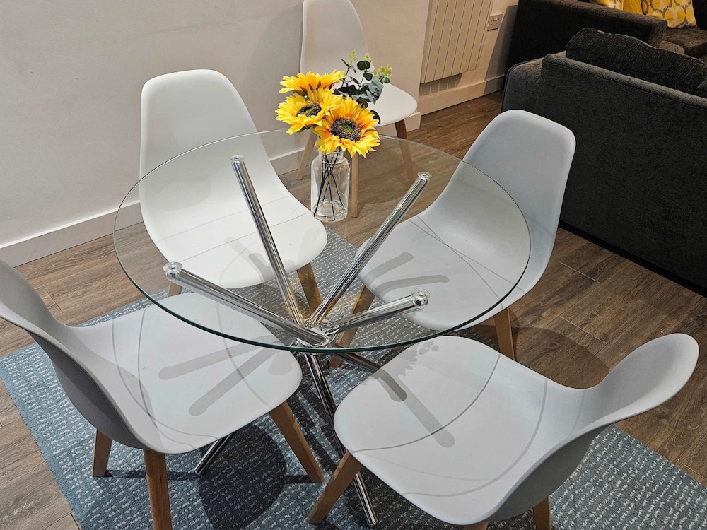 2bed-ground Floor-free Parking