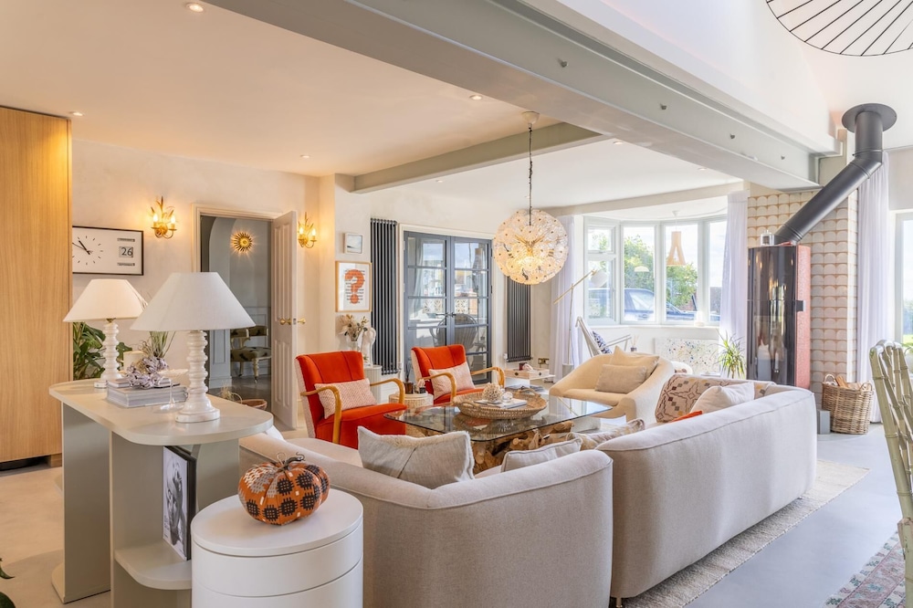 Seaview House - 5 Bedroom - Southgate
