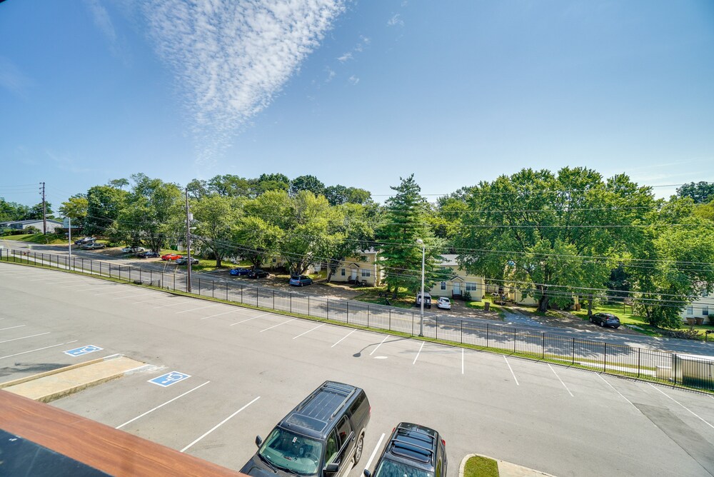 Modern Nashville Studio 5 Mi to Downtown! - Property Image 9