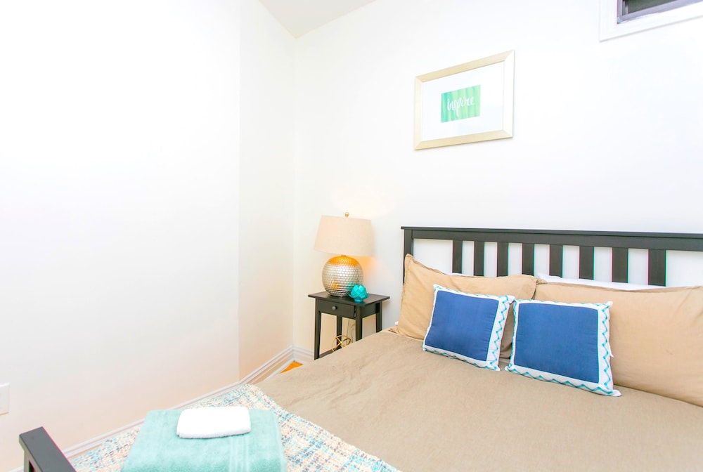 NY011 2 Bedroom Apartment By Senstay