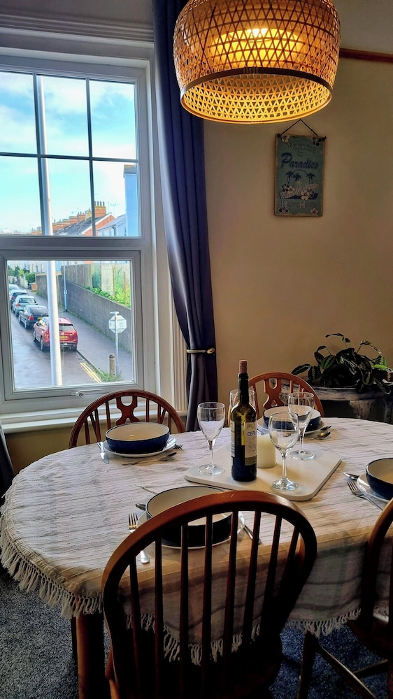 Spacious Centrally Located Apartment