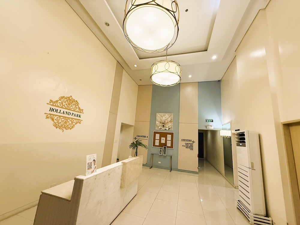Holland Park Condominium
