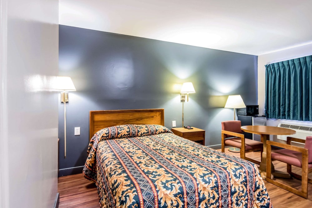 Rodeway Inn Richmond South view 4