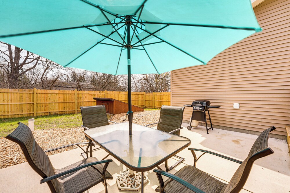 Boat, Fish & Hike: Cozy Getaway in Twin Lake!