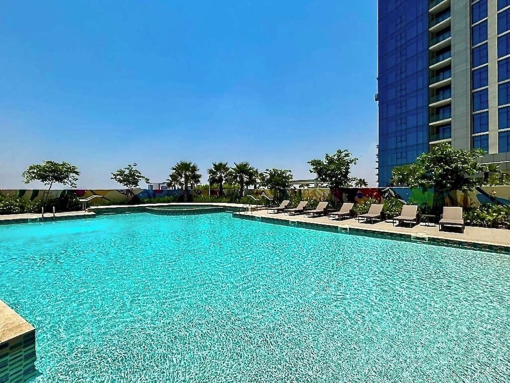 Lux BnB Aykon City