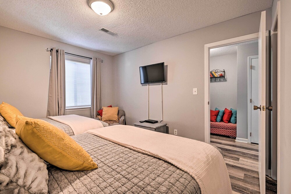 Myrtle Beach Condo ~ 2 Mi to Surfside Beach! view 5