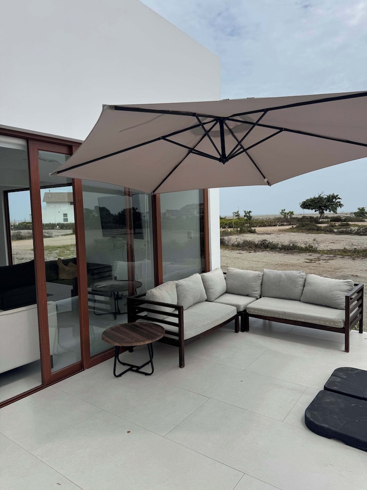 HOP Anakena Exclusiva Casa de Playa