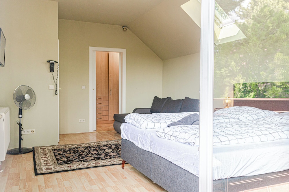 Luxury Garden Villa Sleeps 16 Guests