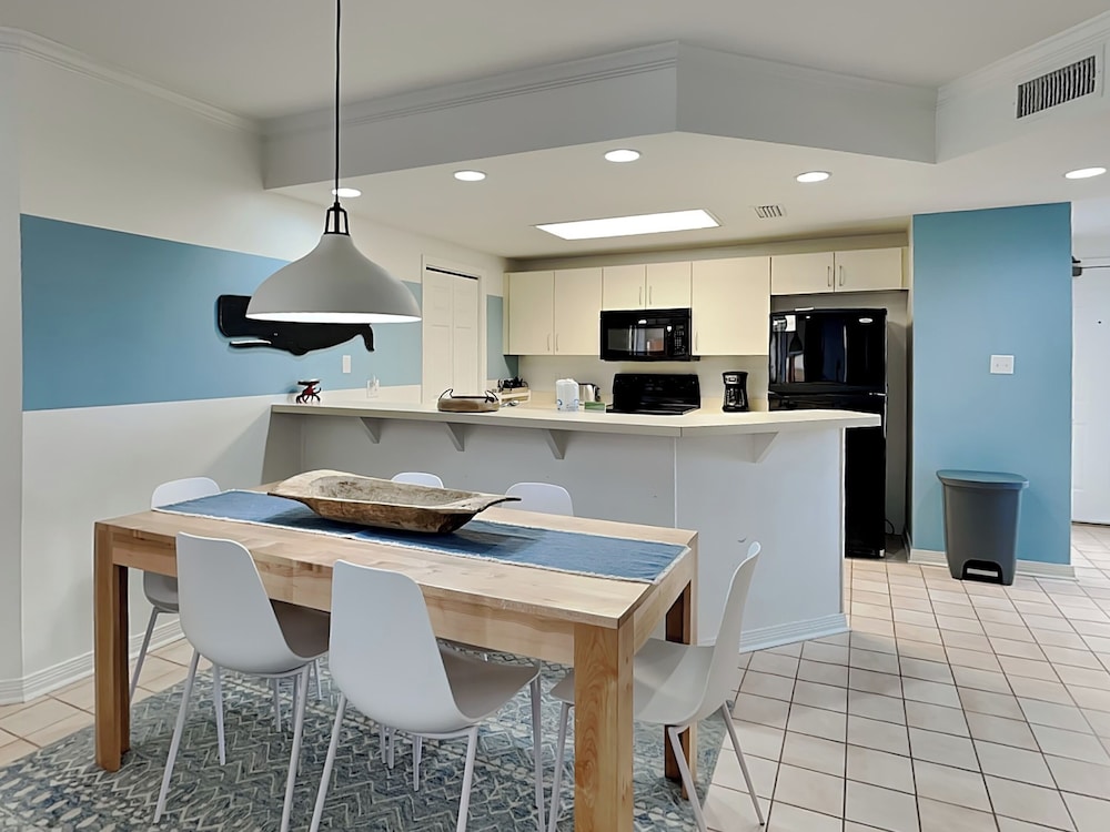 Four Seasons #701E by Southern Vacation Rentals